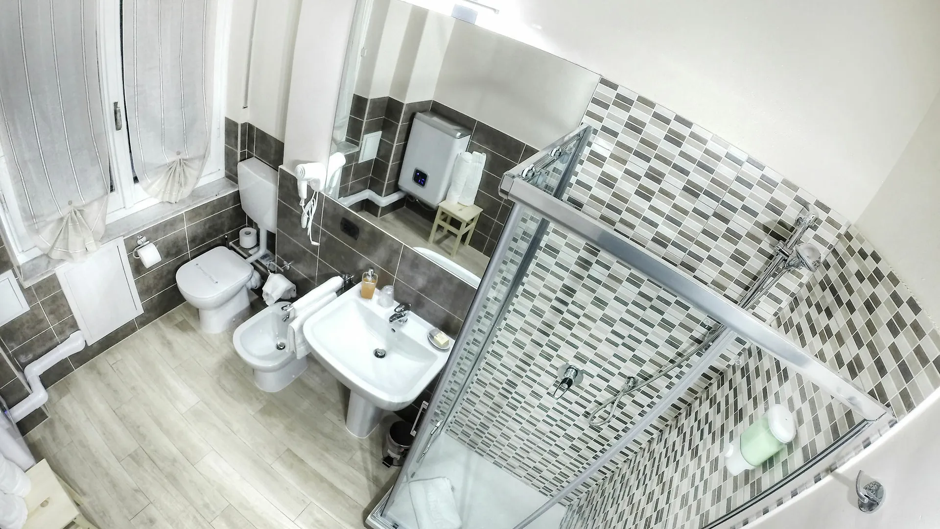 Guesthouse Vittoria Rooms - The Original Since 2015 Γένοβα Πανσιόν